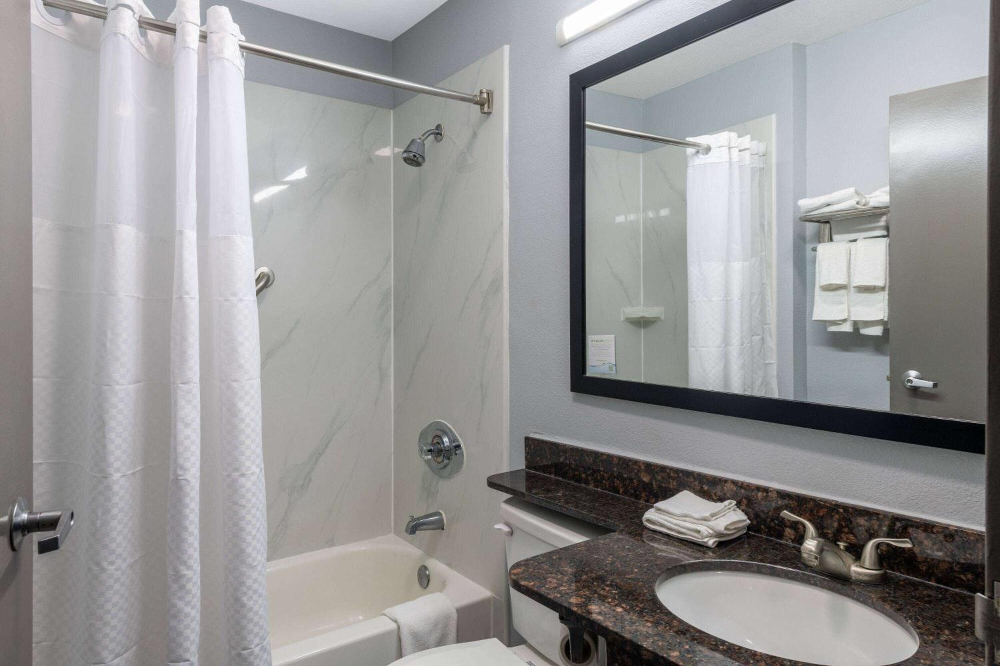 Microtel Inn By Wyndham Spartanburg Duncan Bagian luar foto